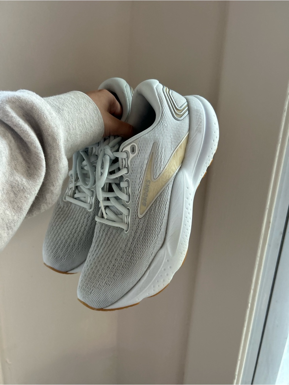 Brooks Women's Light Gray Athletic Sneakers with Gold Accent
